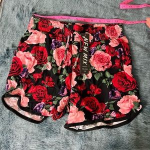 Shorts pockets floral pink & red roses S/M